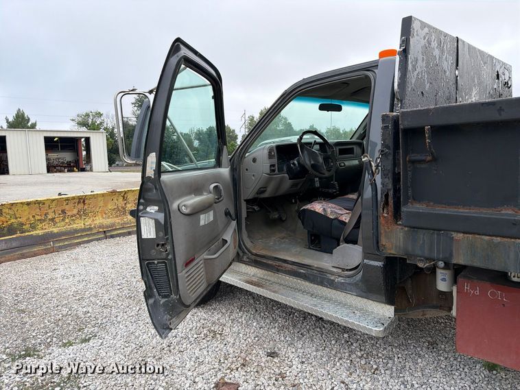 image for item DZ4879 1999 Chevrolet C3500 HD dump bed pickup truck