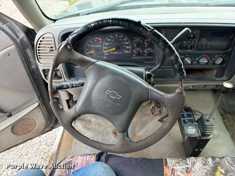 image for item DZ4879 1999 Chevrolet C3500 HD dump bed pickup truck