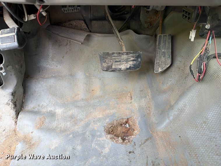 image for item DZ4879 1999 Chevrolet C3500 HD dump bed pickup truck