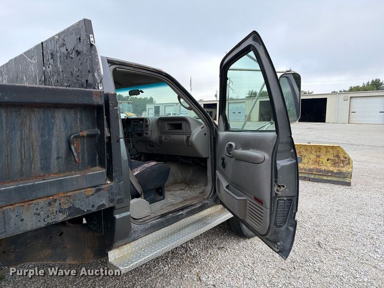 image for item DZ4879 1999 Chevrolet C3500 HD dump bed pickup truck