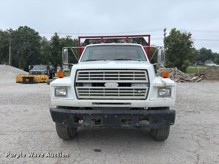 image for item DZ4880 1991 Ford F700 grain truck