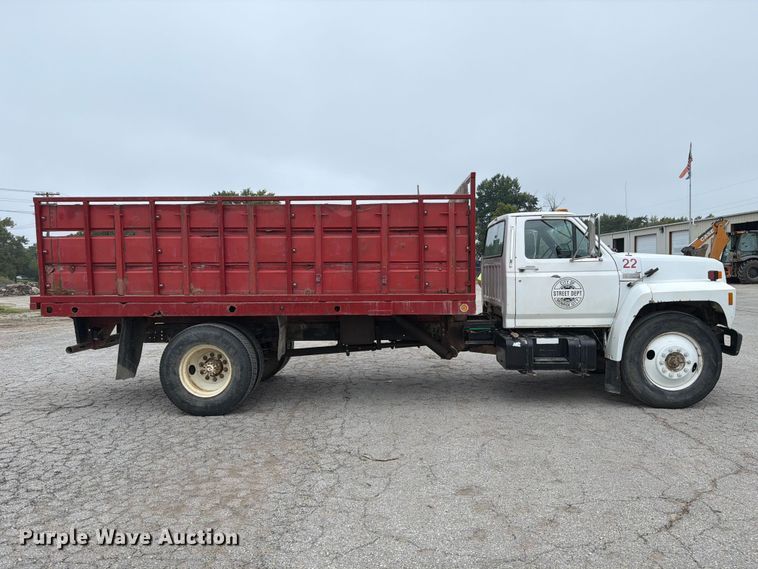 image for item DZ4880 1991 Ford F700 grain truck
