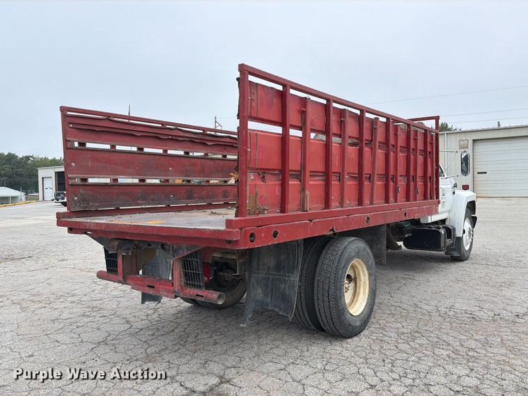image for item DZ4880 1991 Ford F700 grain truck