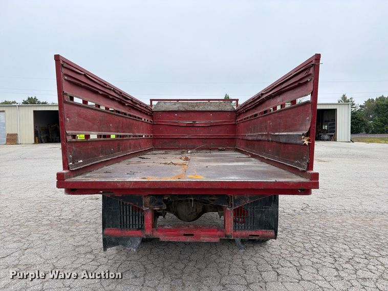 image for item DZ4880 1991 Ford F700 grain truck