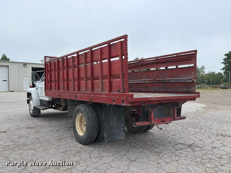 image for item DZ4880 1991 Ford F700 grain truck