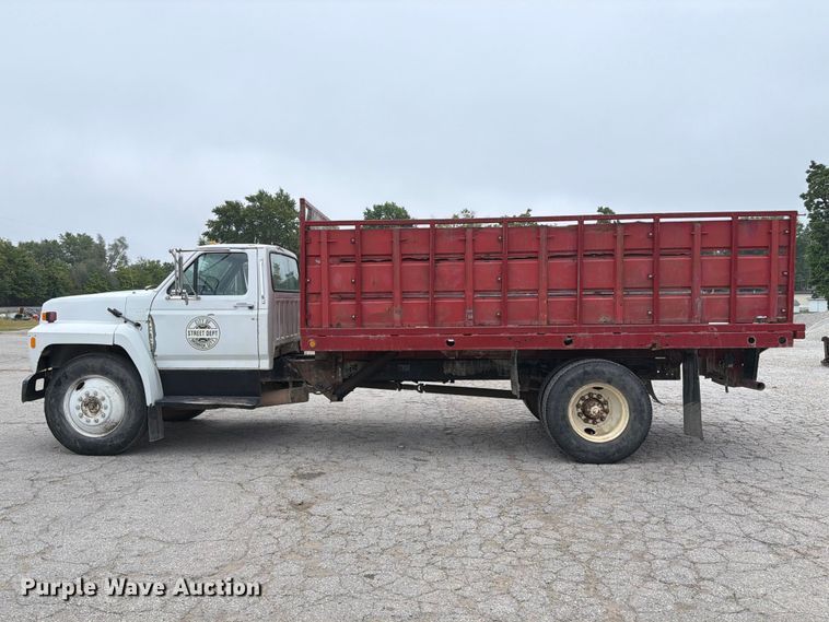 image for item DZ4880 1991 Ford F700 grain truck