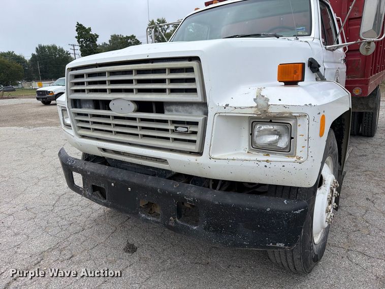 image for item DZ4880 1991 Ford F700 grain truck