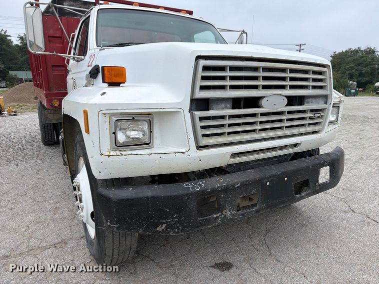 image for item DZ4880 1991 Ford F700 grain truck
