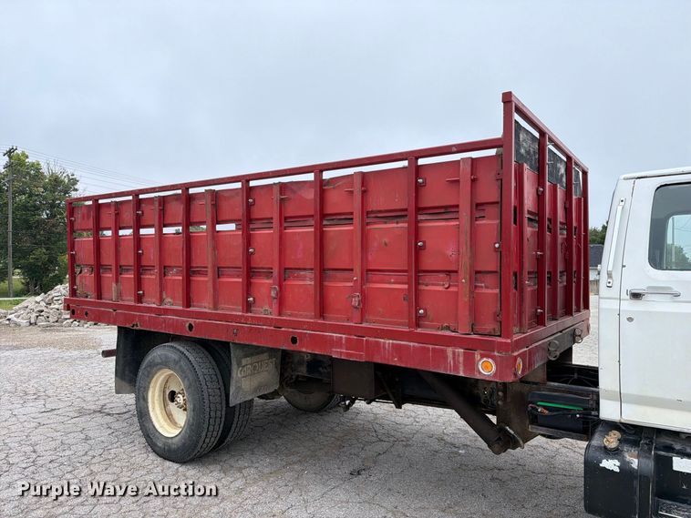 image for item DZ4880 1991 Ford F700 grain truck