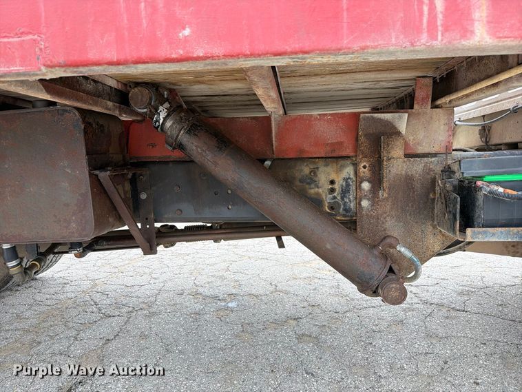 image for item DZ4880 1991 Ford F700 grain truck
