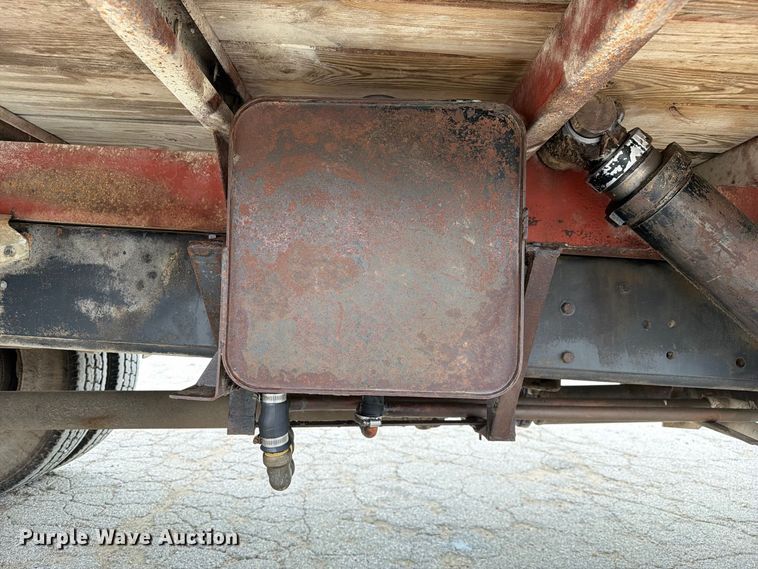 image for item DZ4880 1991 Ford F700 grain truck