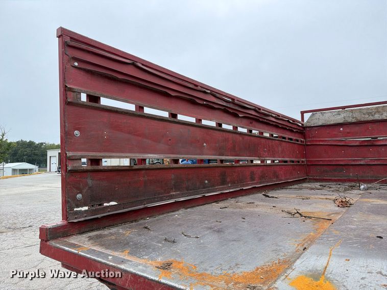 image for item DZ4880 1991 Ford F700 grain truck