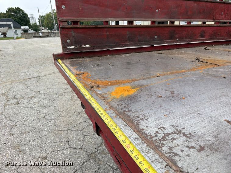image for item DZ4880 1991 Ford F700 grain truck
