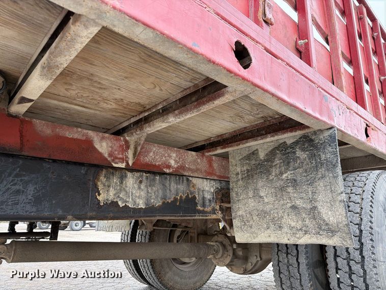 image for item DZ4880 1991 Ford F700 grain truck
