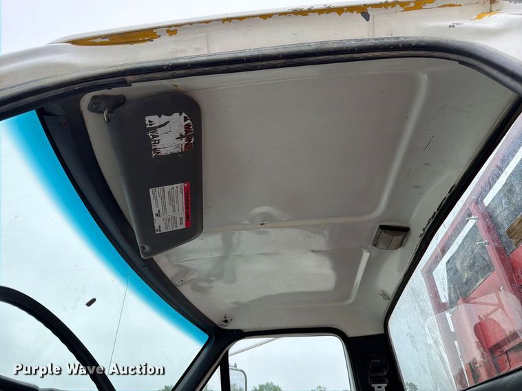 image for item DZ4880 1991 Ford F700 grain truck
