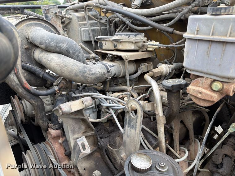 image for item DZ4880 1991 Ford F700 grain truck