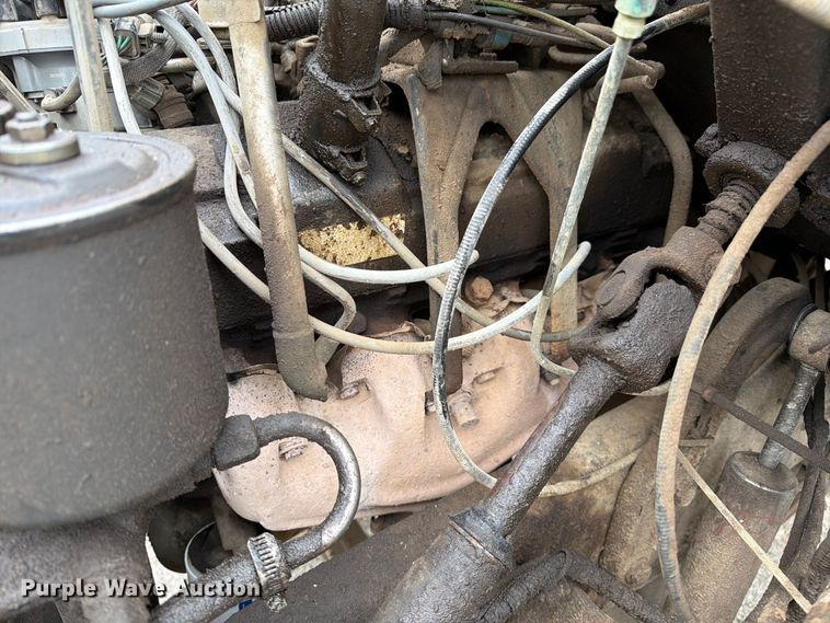 image for item DZ4880 1991 Ford F700 grain truck