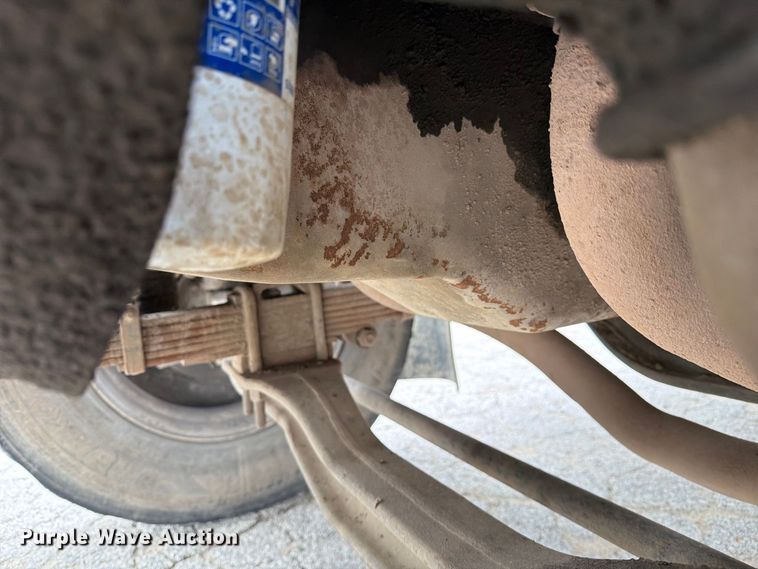 image for item DZ4880 1991 Ford F700 grain truck