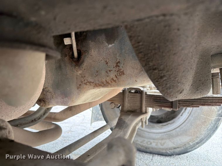 image for item DZ4880 1991 Ford F700 grain truck