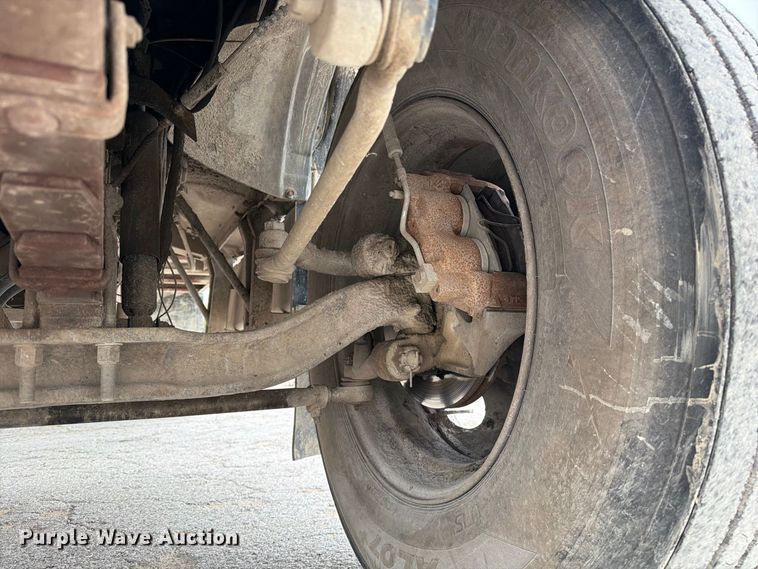 image for item DZ4880 1991 Ford F700 grain truck