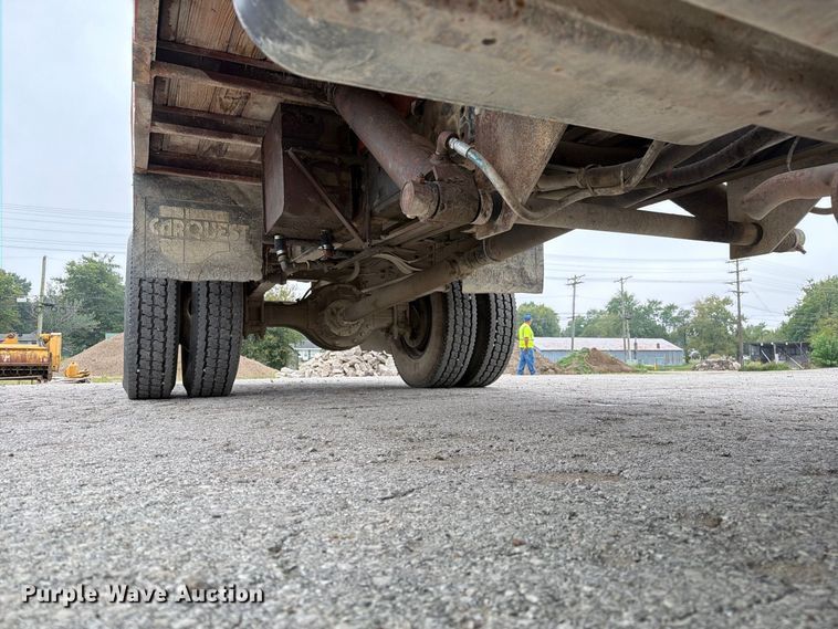 image for item DZ4880 1991 Ford F700 grain truck