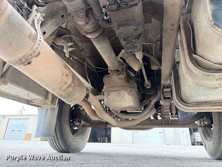 image for item DZ4880 1991 Ford F700 grain truck