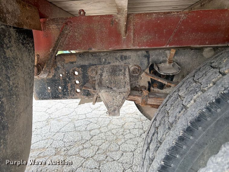 image for item DZ4880 1991 Ford F700 grain truck