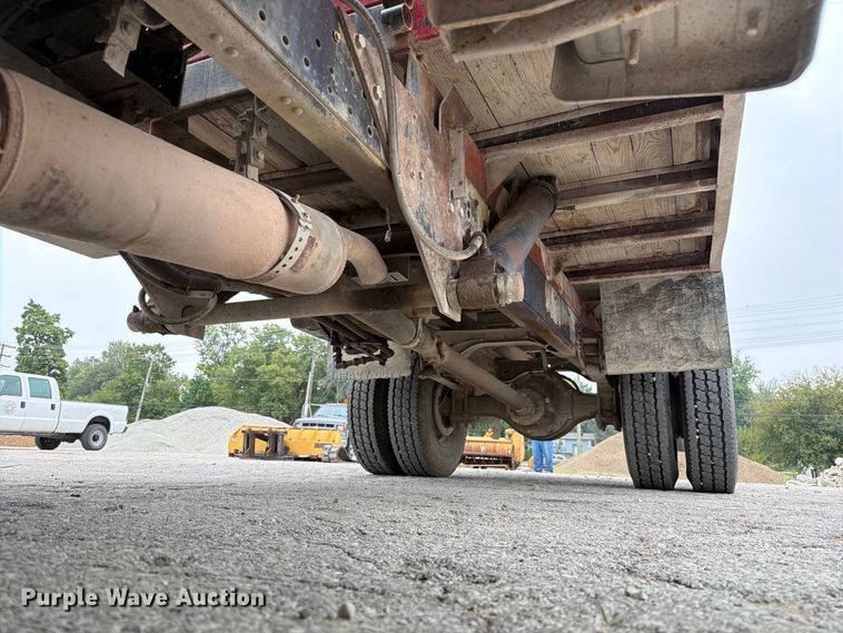 image for item DZ4880 1991 Ford F700 grain truck