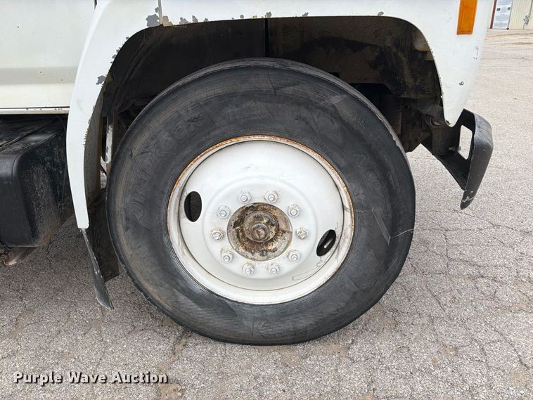 image for item DZ4880 1991 Ford F700 grain truck