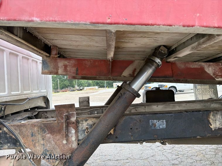 image for item DZ4880 1991 Ford F700 grain truck