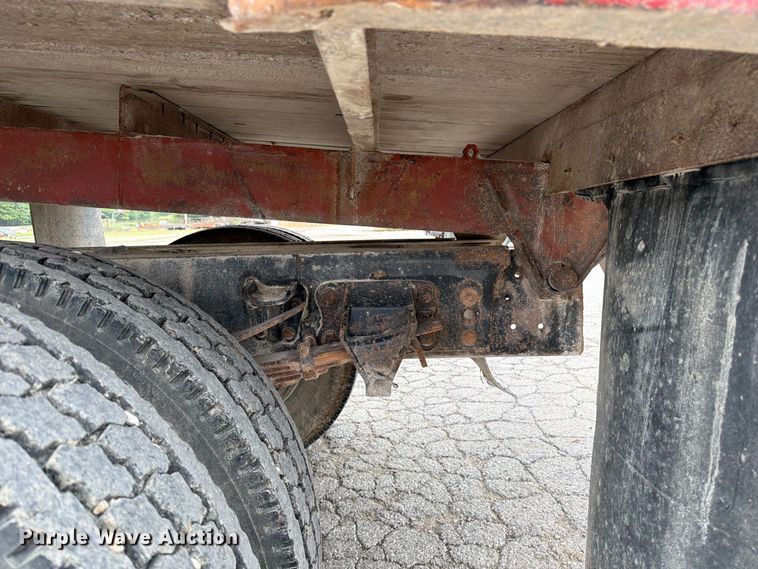 image for item DZ4880 1991 Ford F700 grain truck