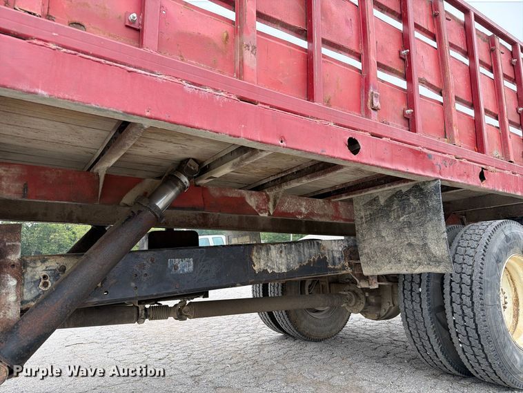image for item DZ4880 1991 Ford F700 grain truck