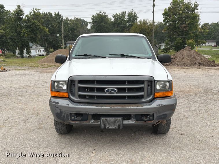 image for item DZ4881 2000 Ford F250 Super Duty XL pickup truck