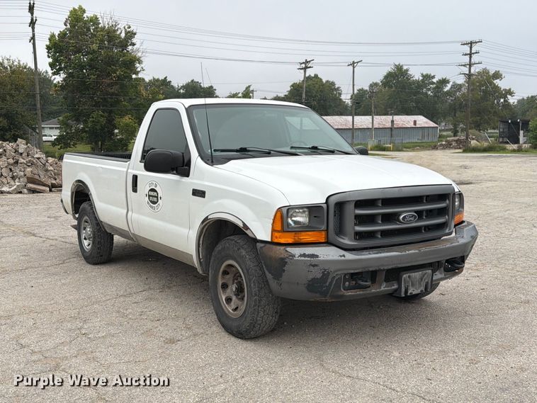 image for item DZ4881 2000 Ford F250 Super Duty XL pickup truck