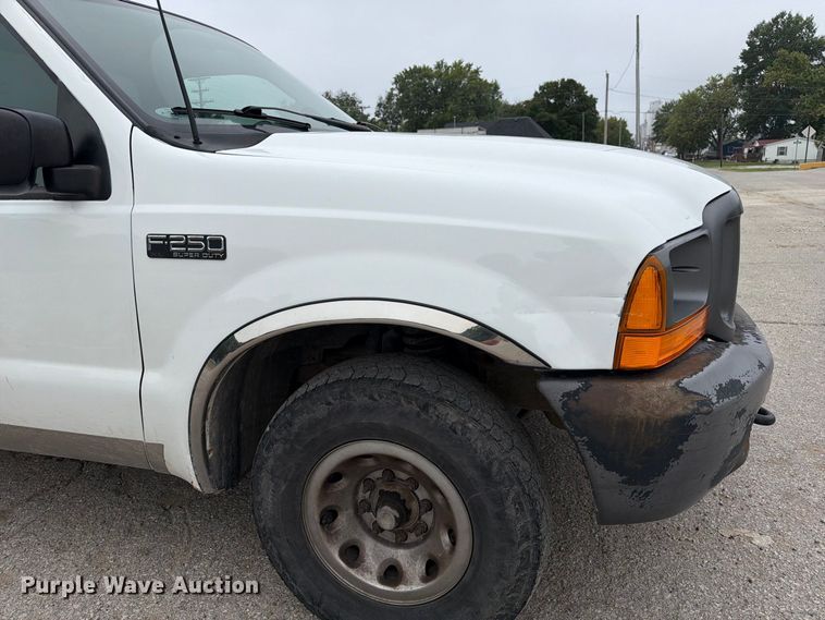 image for item DZ4881 2000 Ford F250 Super Duty XL pickup truck