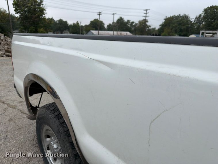 image for item DZ4881 2000 Ford F250 Super Duty XL pickup truck