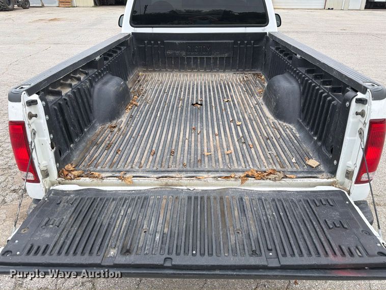 image for item DZ4881 2000 Ford F250 Super Duty XL pickup truck