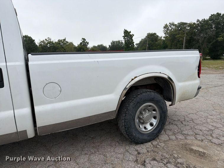 image for item DZ4881 2000 Ford F250 Super Duty XL pickup truck
