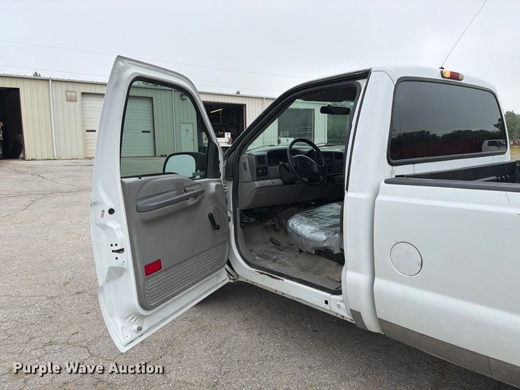 image for item DZ4881 2000 Ford F250 Super Duty XL pickup truck