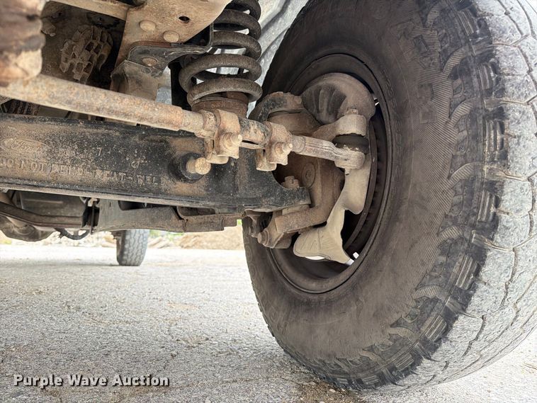 image for item DZ4881 2000 Ford F250 Super Duty XL pickup truck