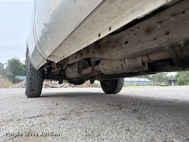 image for item DZ4881 2000 Ford F250 Super Duty XL pickup truck