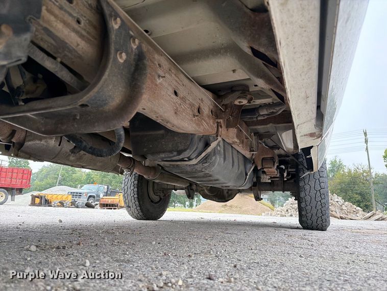 image for item DZ4881 2000 Ford F250 Super Duty XL pickup truck