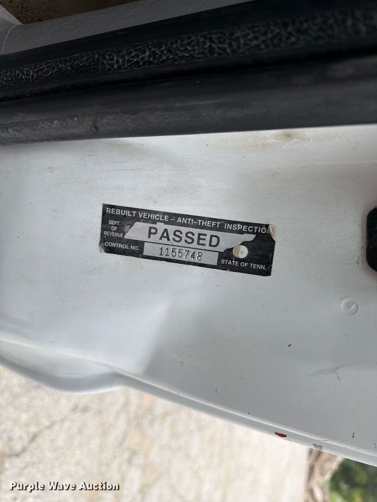 image for item DZ4881 2000 Ford F250 Super Duty XL pickup truck