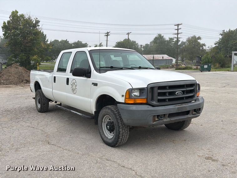 image for item DZ4882 1999 Ford F350 Super Duty Crew Cab pickup truck