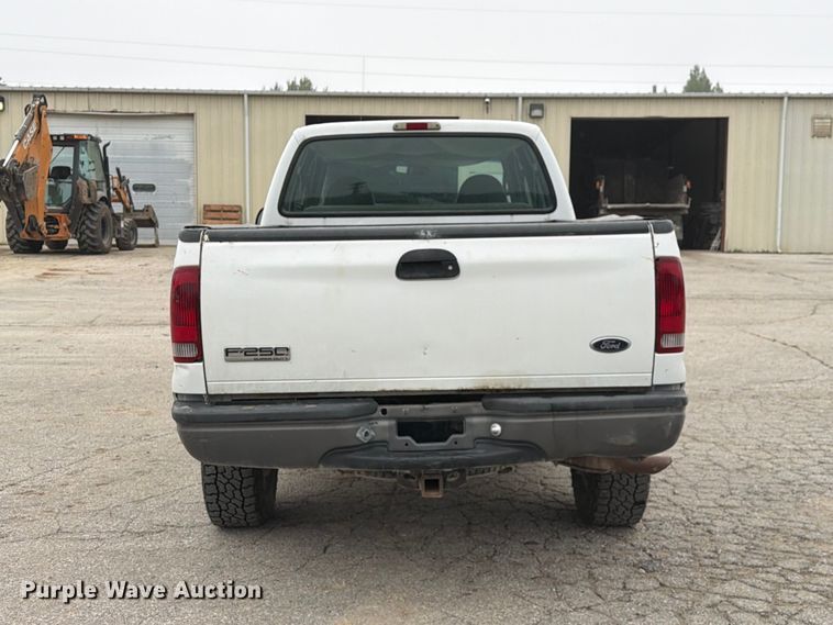 image for item DZ4882 1999 Ford F350 Super Duty Crew Cab pickup truck