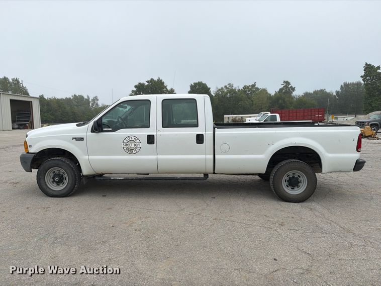 image for item DZ4882 1999 Ford F350 Super Duty Crew Cab pickup truck