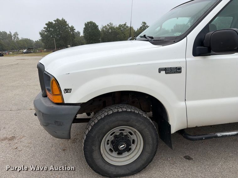 image for item DZ4882 1999 Ford F350 Super Duty Crew Cab pickup truck