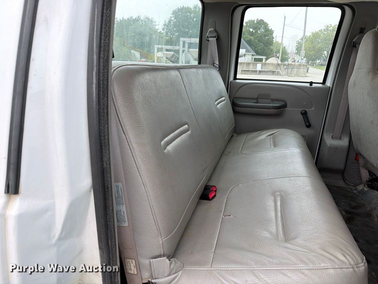 image for item DZ4882 1999 Ford F350 Super Duty Crew Cab pickup truck