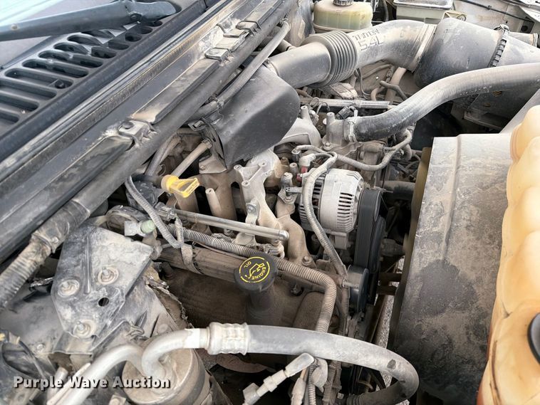 image for item DZ4882 1999 Ford F350 Super Duty Crew Cab pickup truck