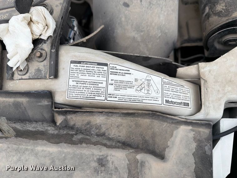 image for item DZ4882 1999 Ford F350 Super Duty Crew Cab pickup truck